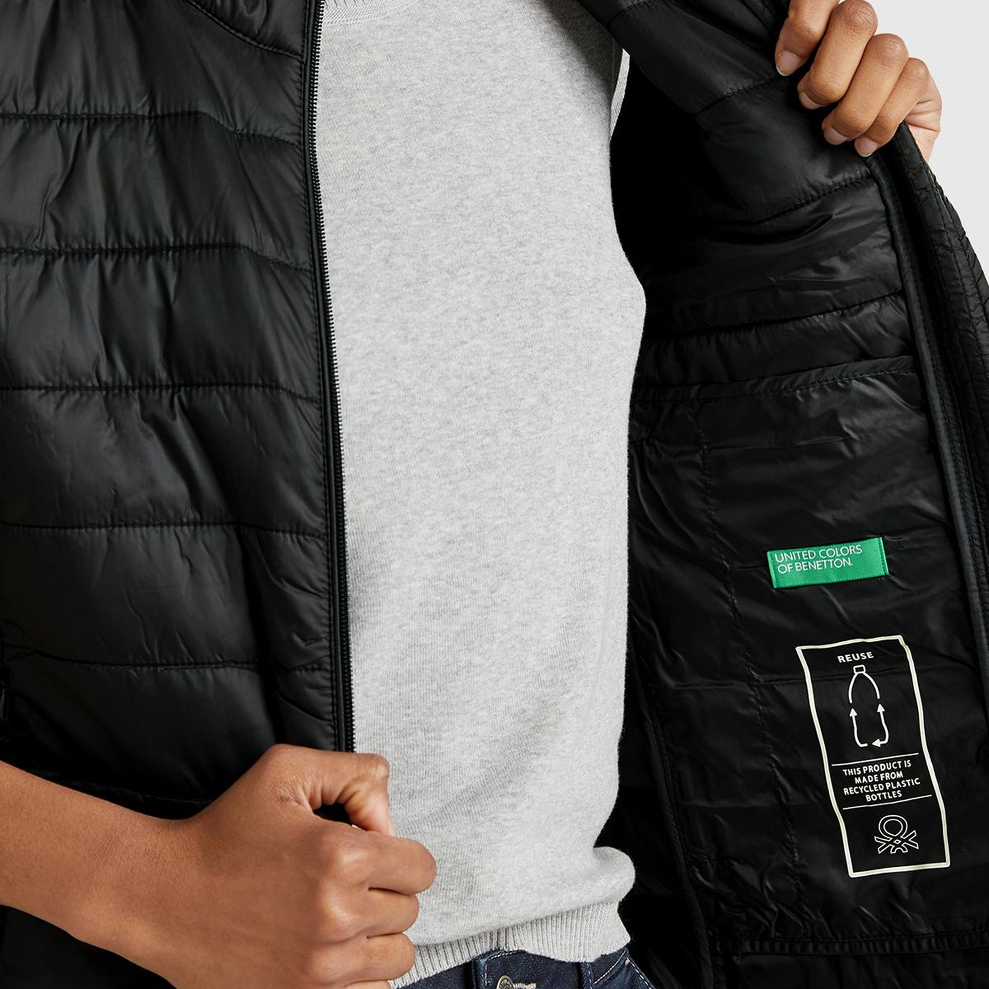 Kadın Siyah Polyester Dolgulu Fermuarlı Slim Fit Pufa Yelek