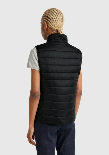  Kadın Siyah Polyester Dolgulu Fermuarlı Slim Fit Pufa Yelek