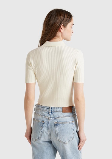  Kadın Krem Baklava Desenli Nervür Detaylı Polo Yaka Kısa Kollu Kazak