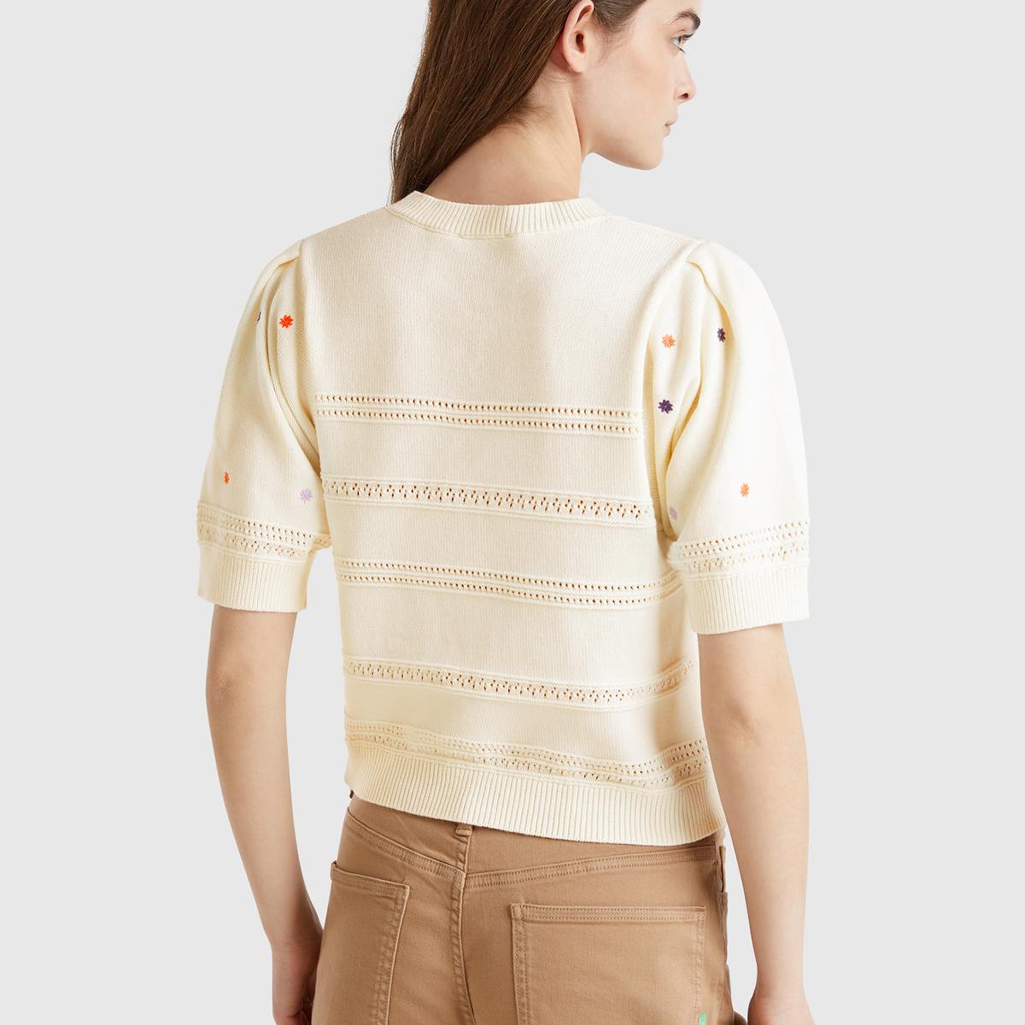 Kadın Krem %100 Pamuk Desenli Yarım Kol Regular Fit Bisiklet Yaka Kazak