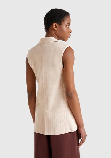  Kadın Bej Pamuk ve Keten Karışımlı İnce Çizgili Cepli Kruvaze Yelek
