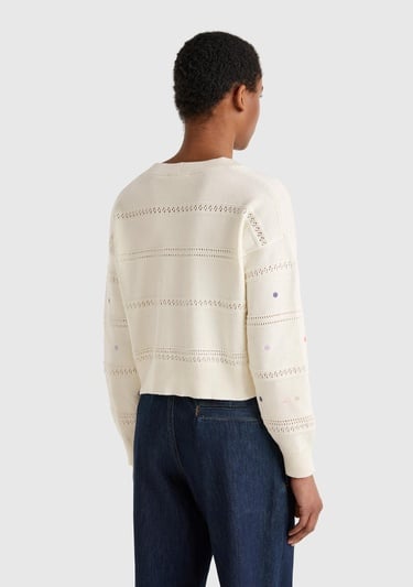  Kadın Krem %100 Pamuk Çiçek İşlemeli Nervür Detaylı Düşük Omuzlu Hırka