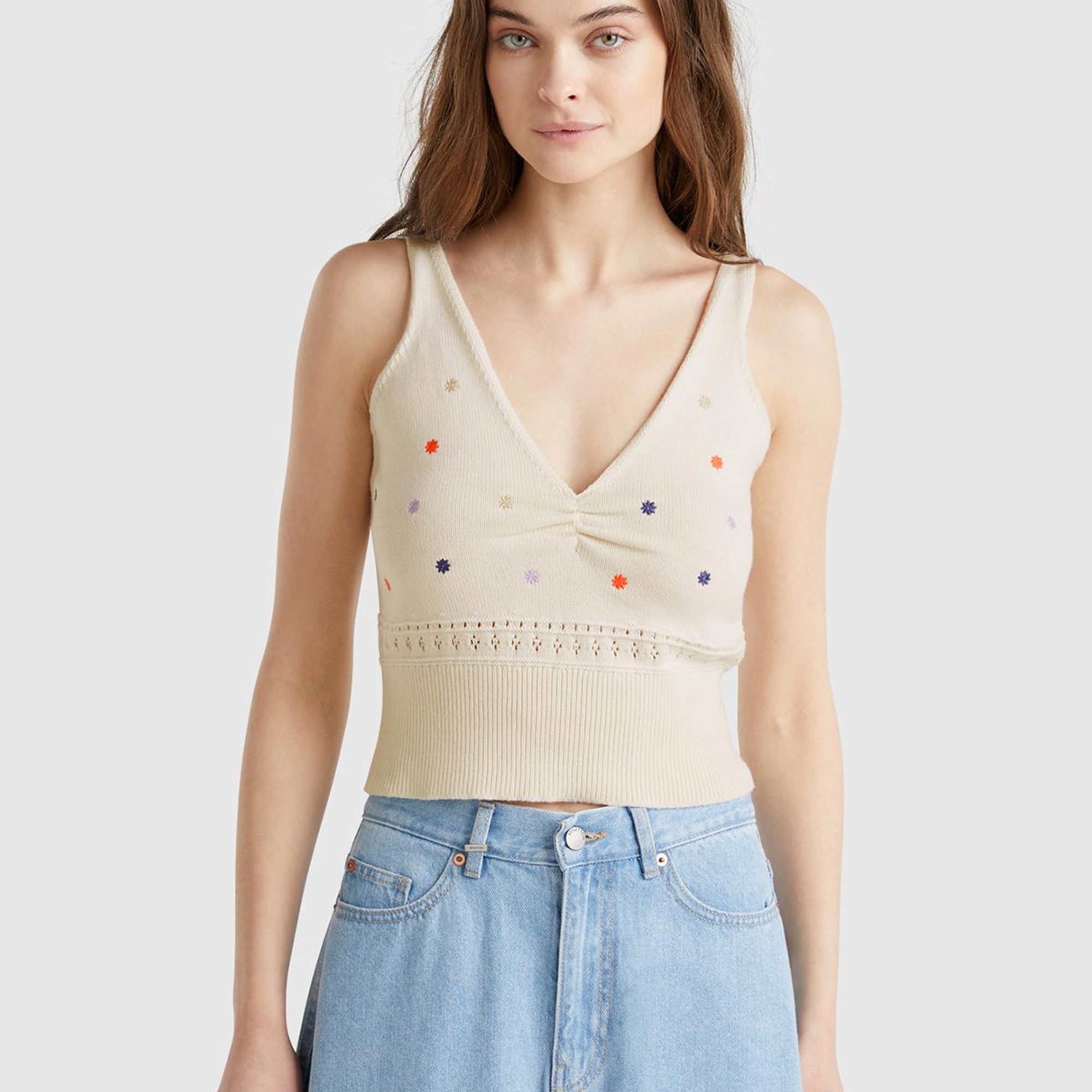 Kadın Krem %100 Pamuk Çiçek İşlemeli Göğsü Büzgülü Regular Fit Triko Atlet