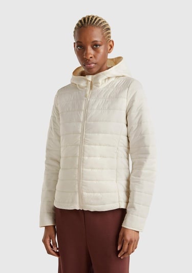  Kadın Krem Polyester Dolgulu Feramuarlı Kapüşonlu Slim Fit Puffer Mont