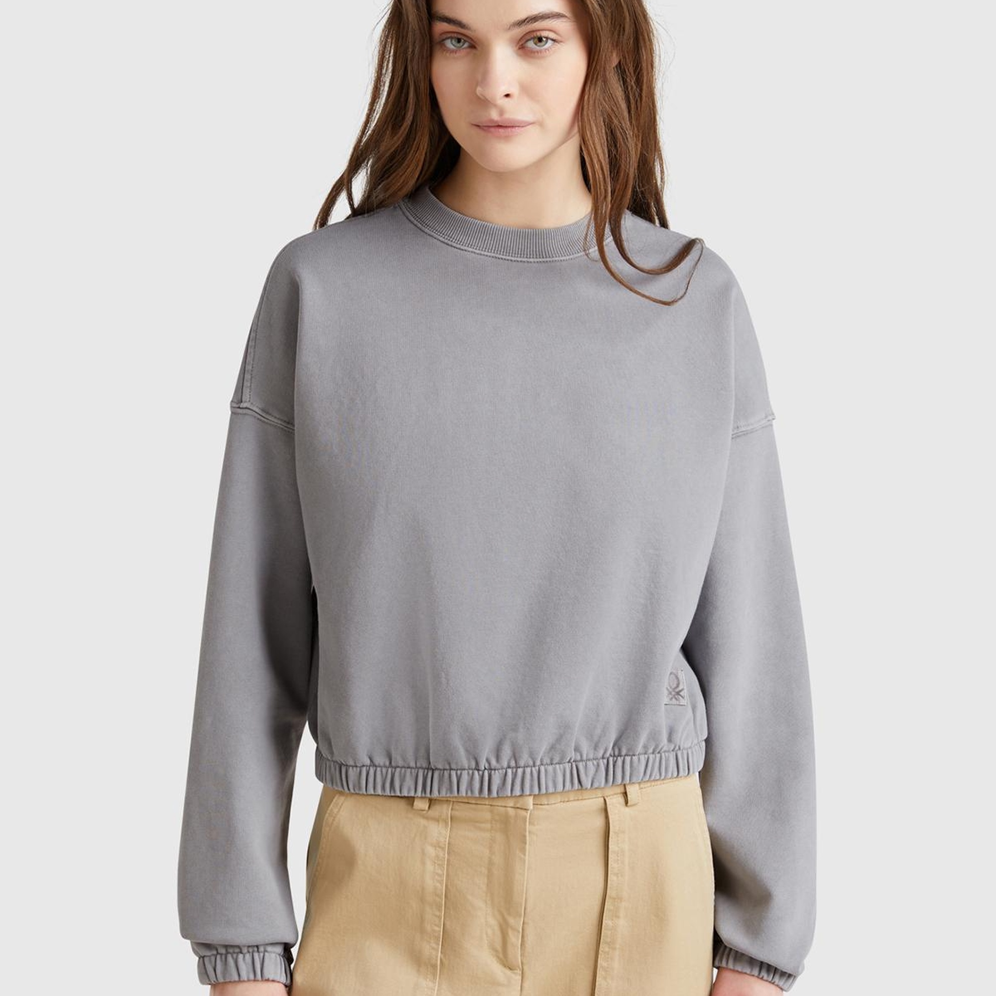 Kadın Antrasit %100 Pamuk Logo Baskılı Düşük Omuzlu Relax Fit Sweatshirt