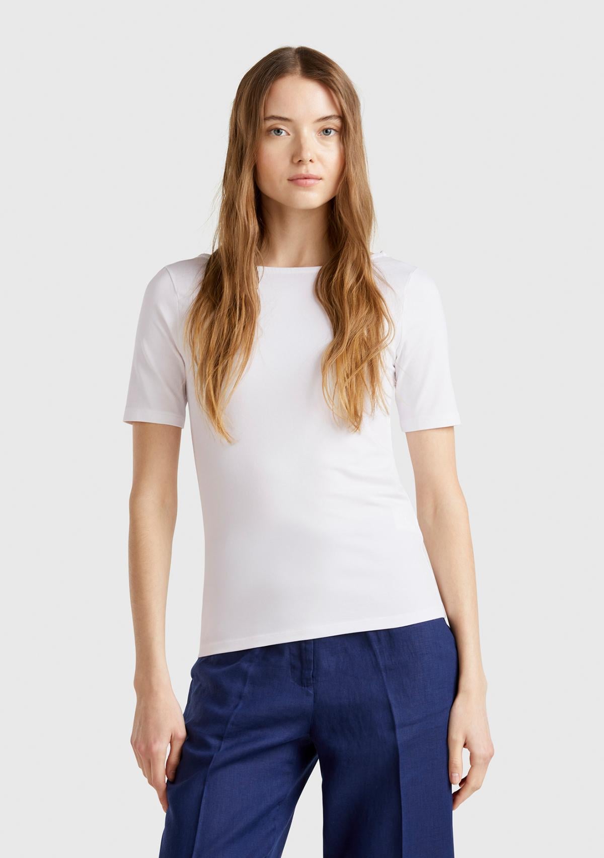  Kadın Beyaz Pamuk Karışımlı Örme Slim Fit Geniş Yaka T-Shirt