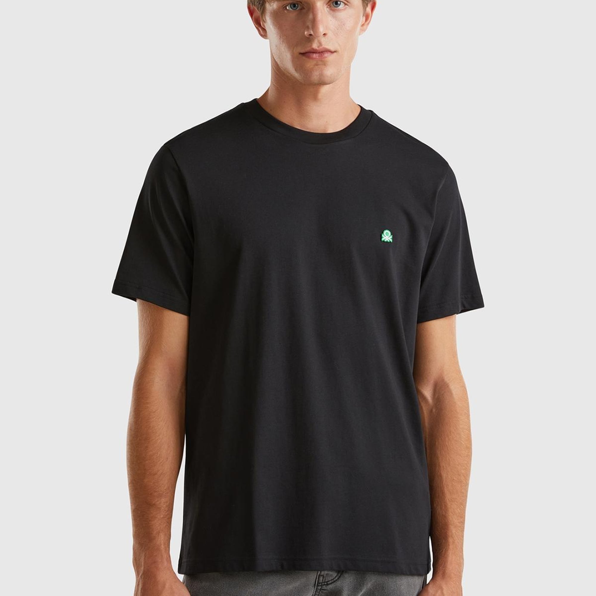 Erkek Siyah %100 Koton Benetton Logolu Bisiklet Yaka T-Shirt