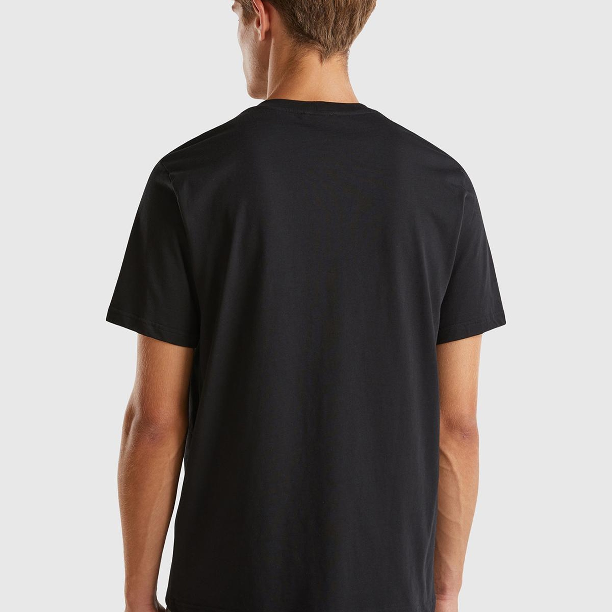 Erkek Siyah %100 Koton Benetton Logolu Bisiklet Yaka T-Shirt