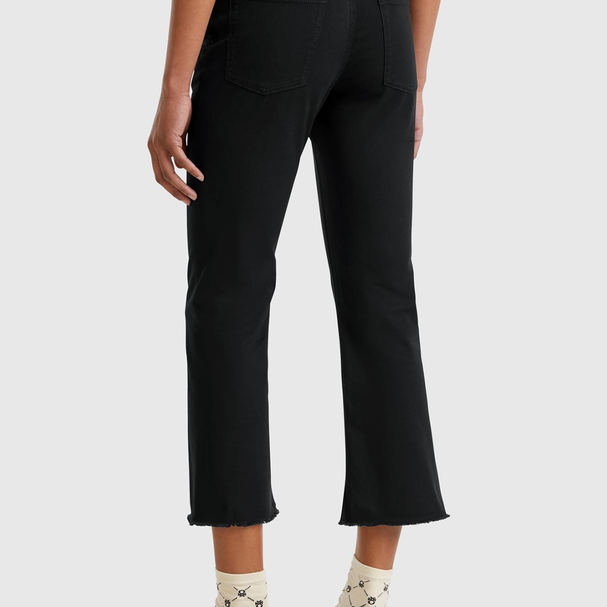 Kadın Siyah 5 Cepli Kısa Paça Denim Pantolon