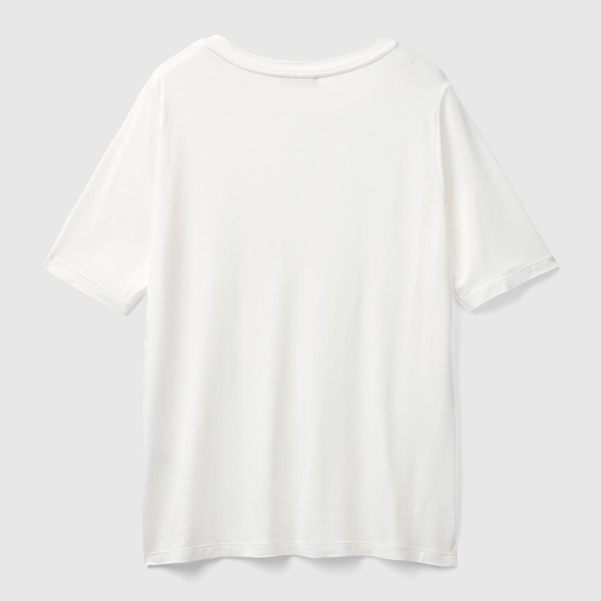 Kadın Beyaz Eko-Viskoz Regular Fit V Yaka T-Shirt