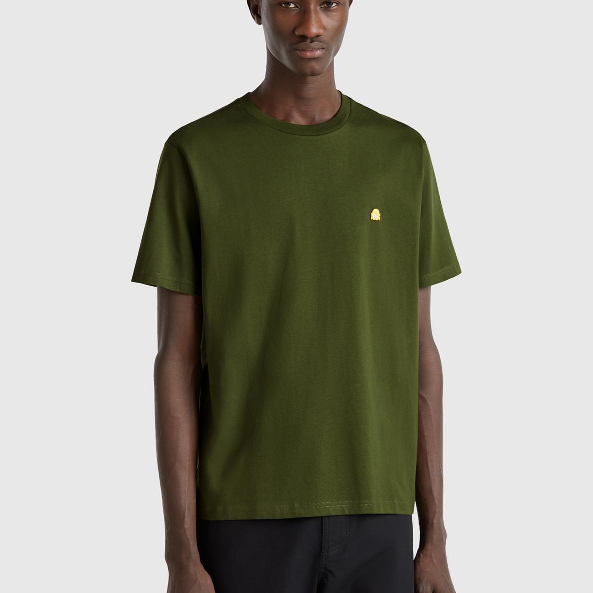 Erkek Haki %100 Koton Benetton Logolu Bisiklet Yaka T-Shirt