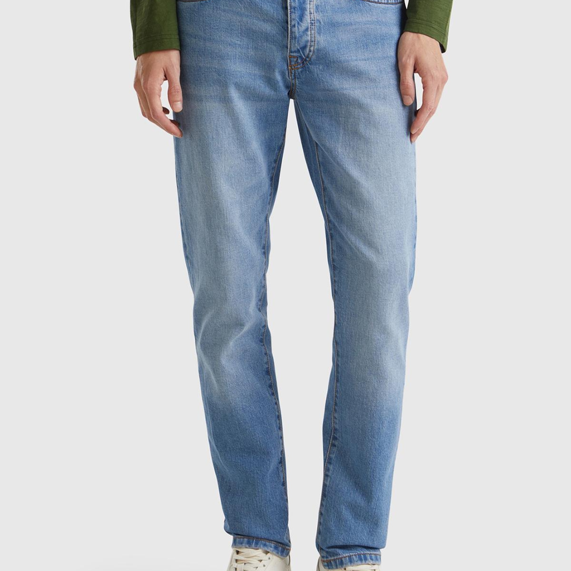 Erkek Açık Mavi Pamuk Karışımlı Arkası Logo Etiketli Cepli Slim Fit Denim Pantolon