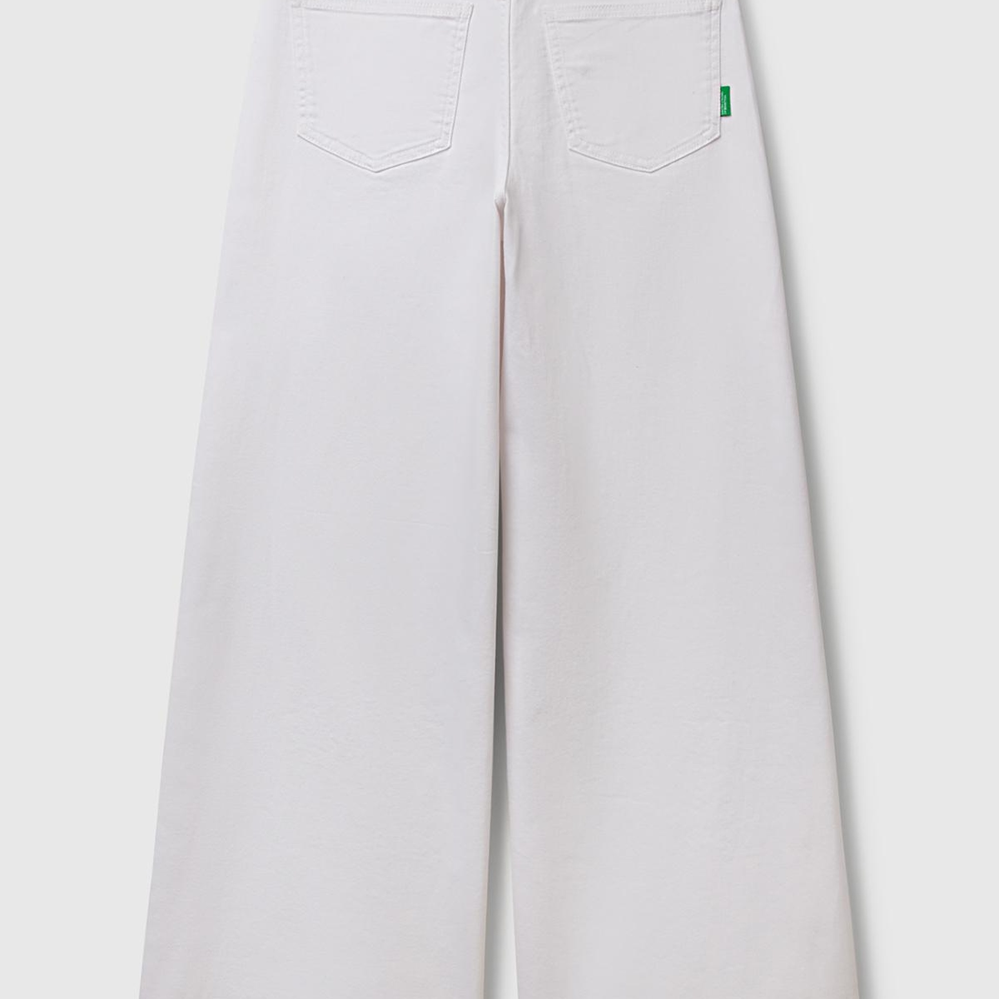 Kadın Beyaz Streç Pamuklu Arkası Logo Etiketli Bol Kesim Pantolon