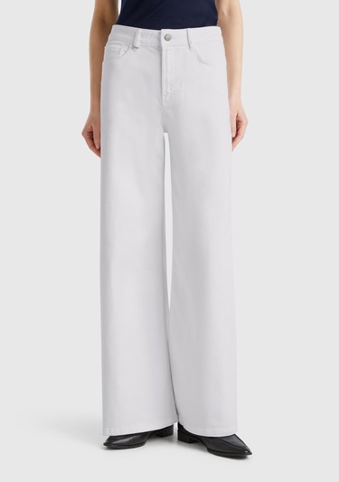  Kadın Beyaz Streç Pamuklu Arkası Logo Etiketli Bol Kesim Pantolon