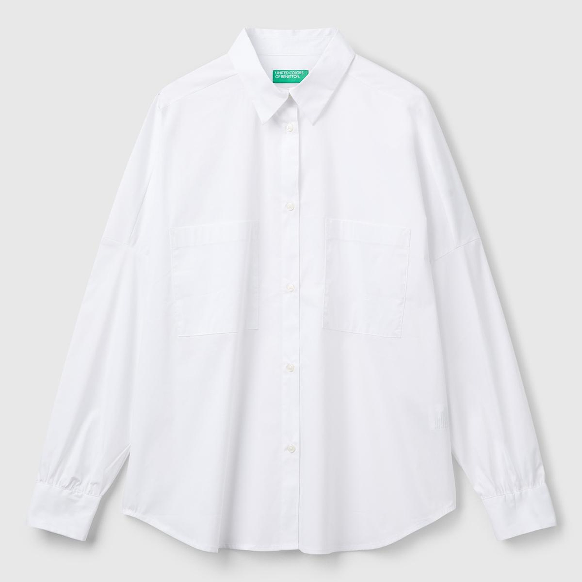 Kadın Beyaz Pamuk Karışımlı Kolu Büzgülü Düşük Omuzlu Oversize Gömlek