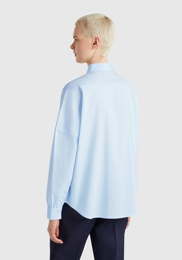  Kadın Açık Mavi Pamuk Karışımlı Kolu Büzgülü Düşük Omuzlu Oversize Gömlek