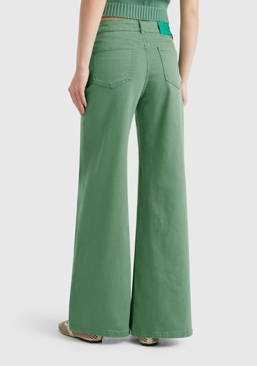  Kadın Açık Yeşil Streç Pamuklu Arkası Logo Etiketli Bol Kesim Pantolon