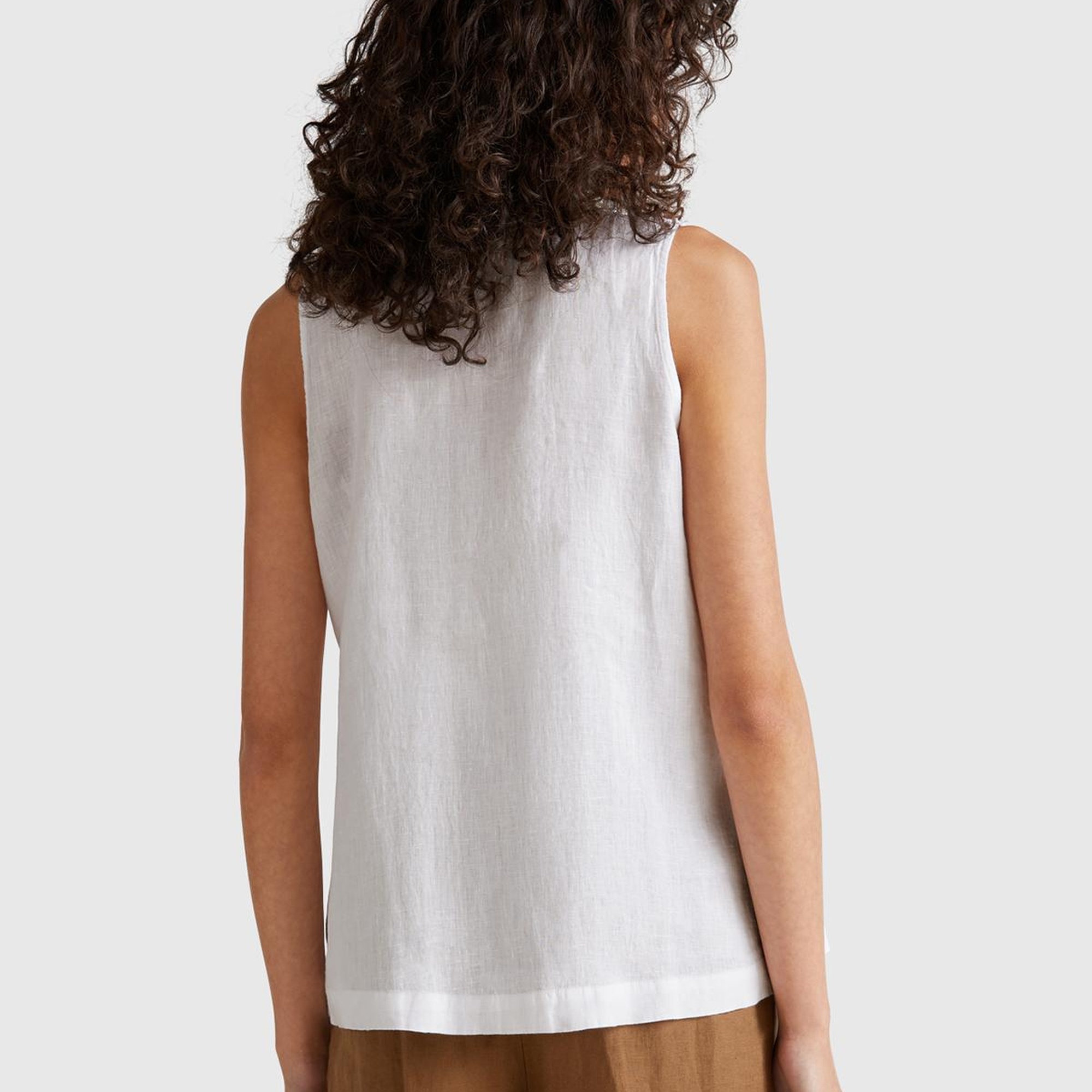 Kadın Beyaz %100 Keten V Yaka Kolsuz Geniş Kesim Bluz