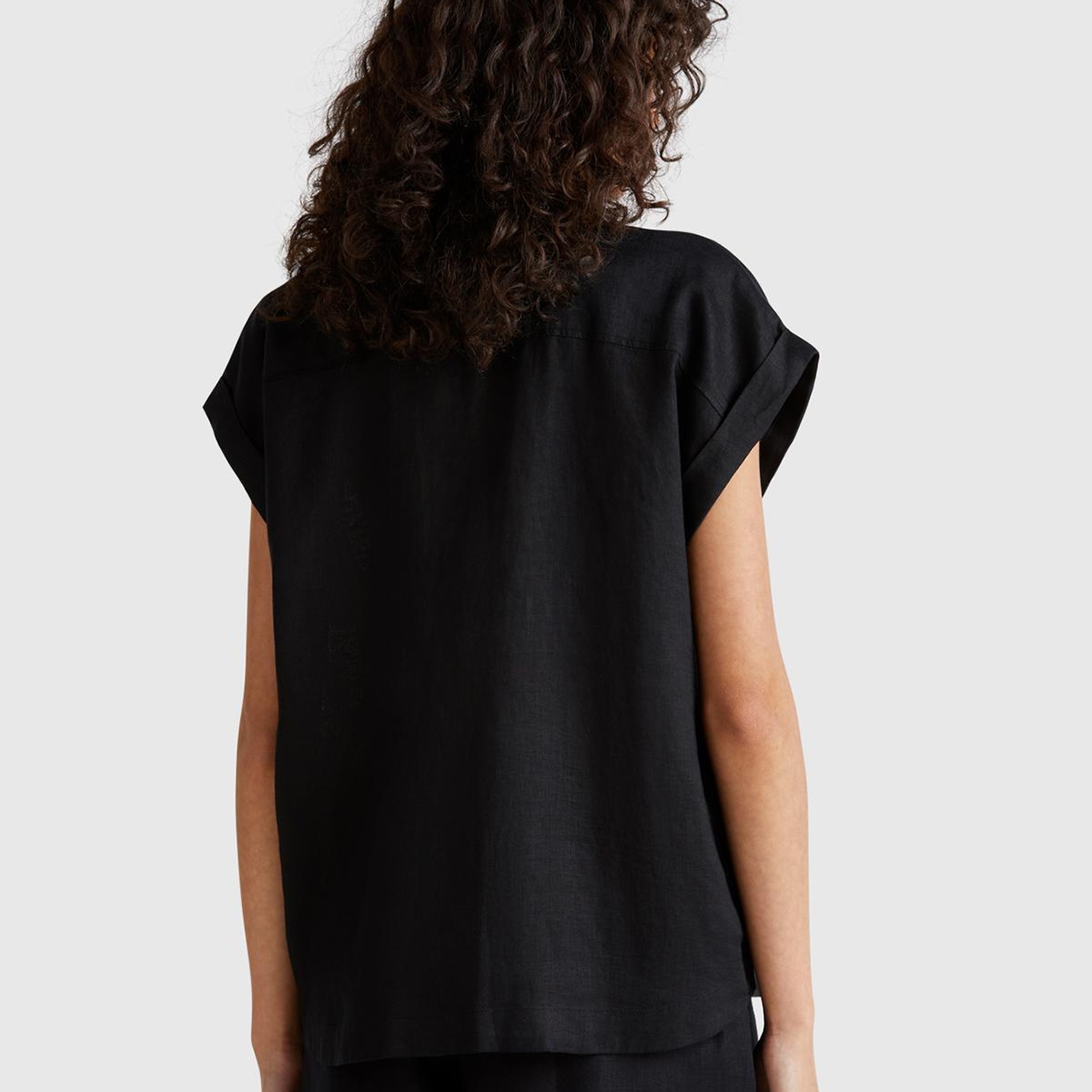 Kadın Siyah %100 Keten Omuz Detaylı Kısa Kollu Gömlek