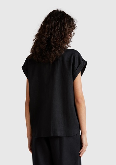  Kadın Siyah %100 Keten Omuz Detaylı Kısa Kollu Gömlek