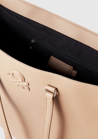  Kadın Bej Eskitme Efektli Kabartma Logolu Fermuarlı Geniş Tote Çanta