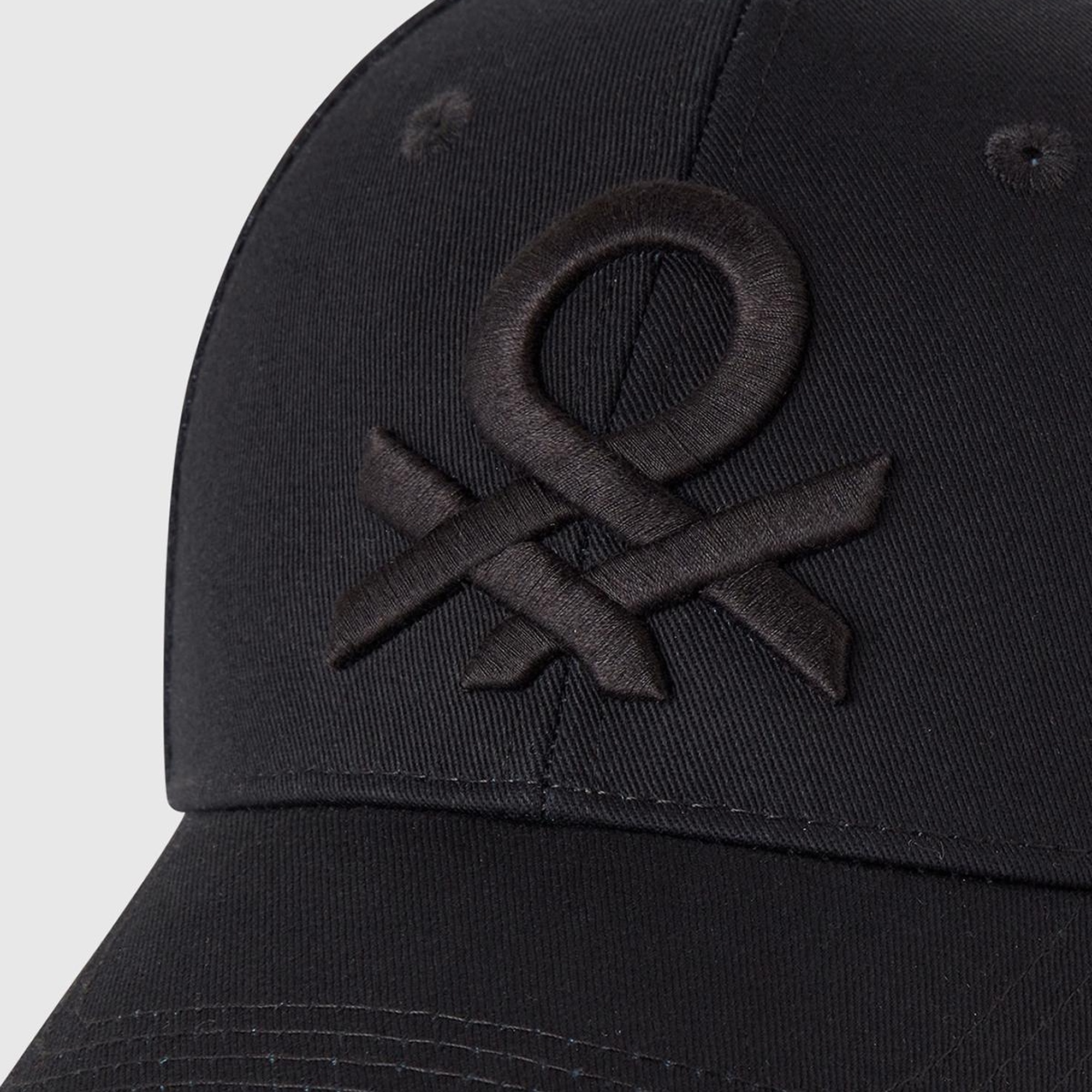 Erkek Siyah Önü Logo İşlemeli Beyzbol Şapkası