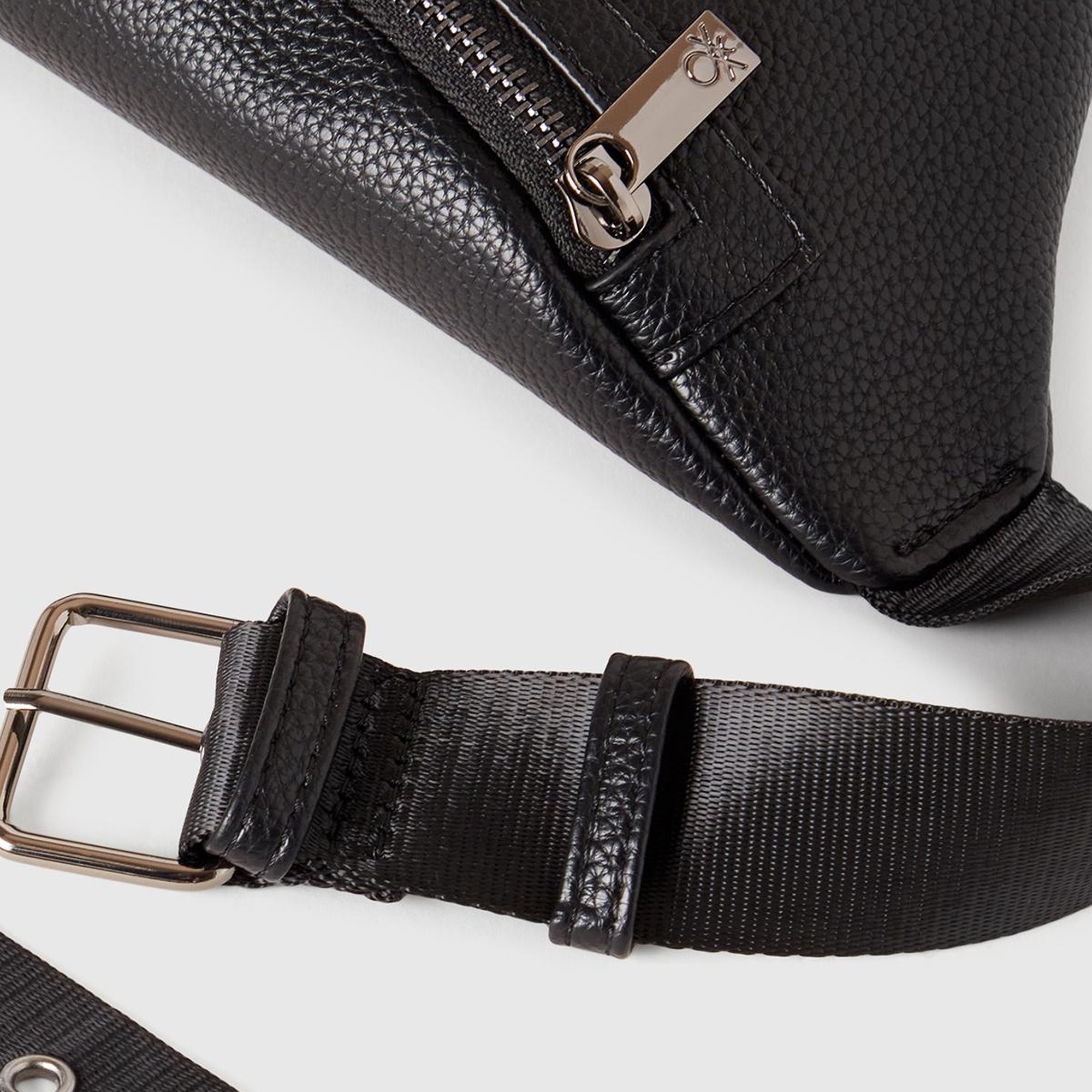 Erkek Siyah Eskitme Efektli Önü Logo Yamalı Fermuarlı Bel Çantası