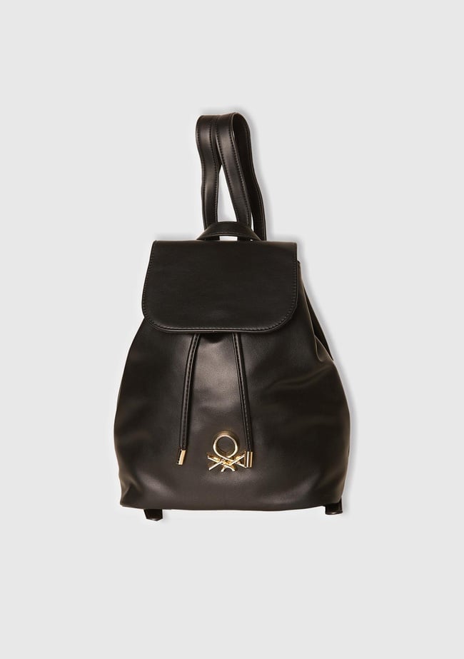  Kadın Siyah Napa Efektli 3D Logolu Büzme İpli Sırt Çantası