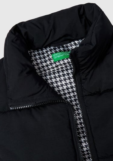  Erkek Çocuk Siyah Ceplerinde Düğme Detaylı Pufa Yelek