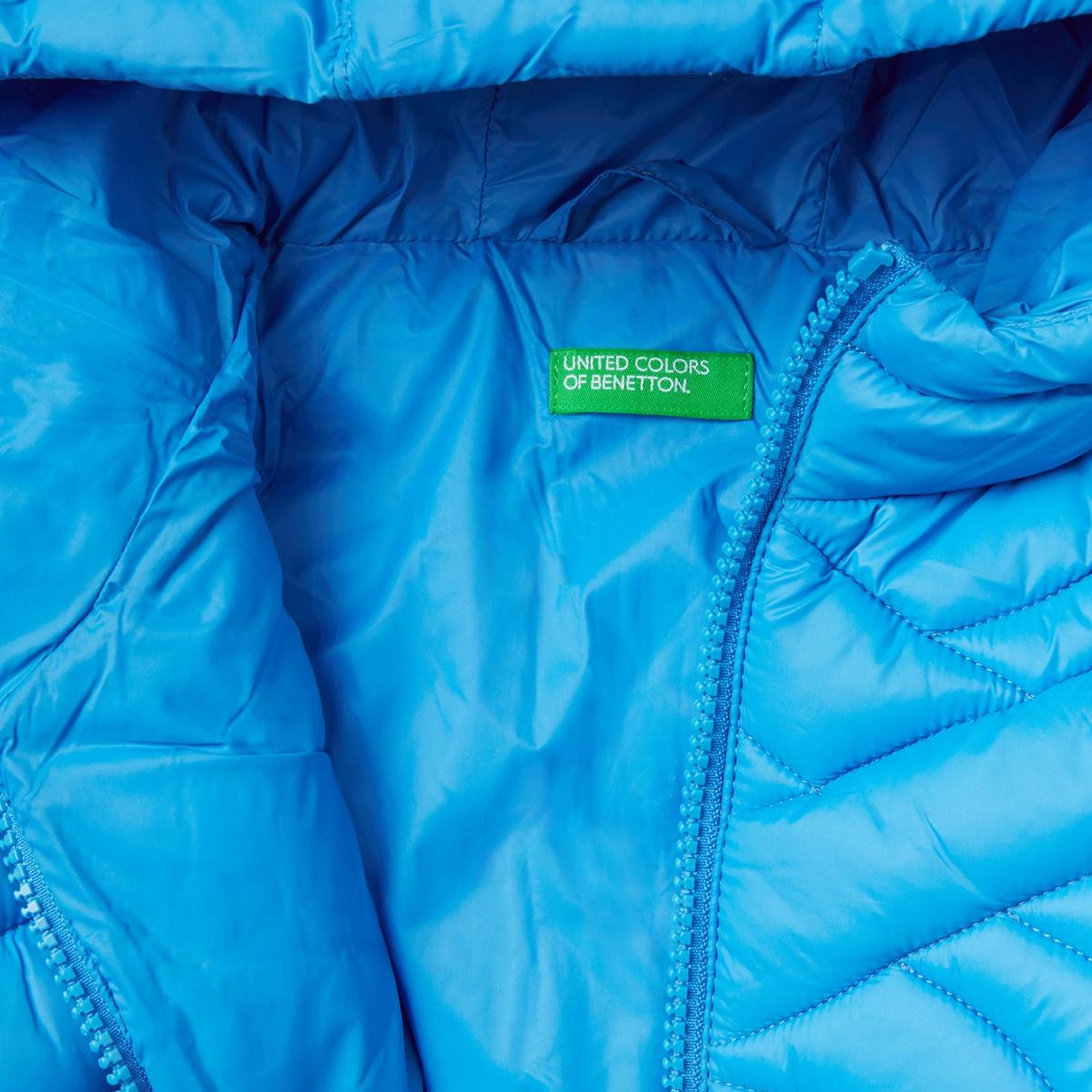 Erkek Çocuk Mavi Benetton Logo İşlemeli Mont