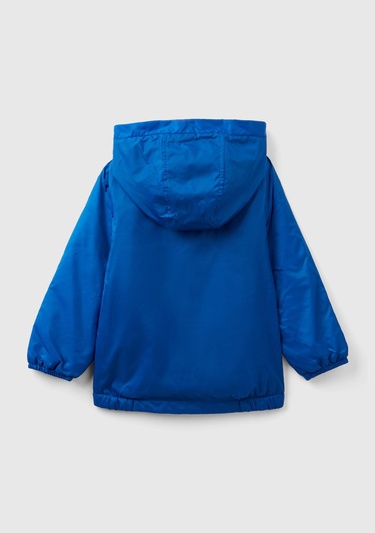  Erkek Çocuk Saks Mavi Benetton Logolu Yağmurluk