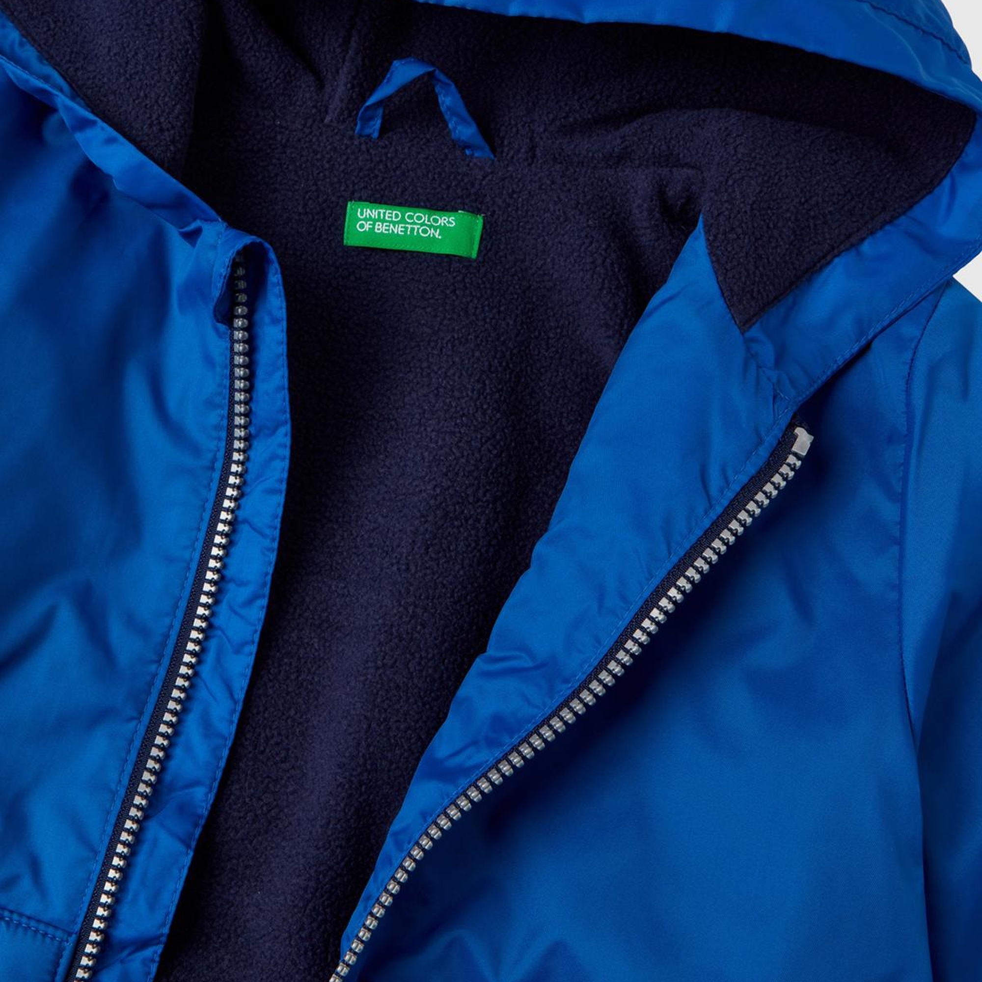 Erkek Çocuk Saks Mavi Benetton Logolu Yağmurluk
