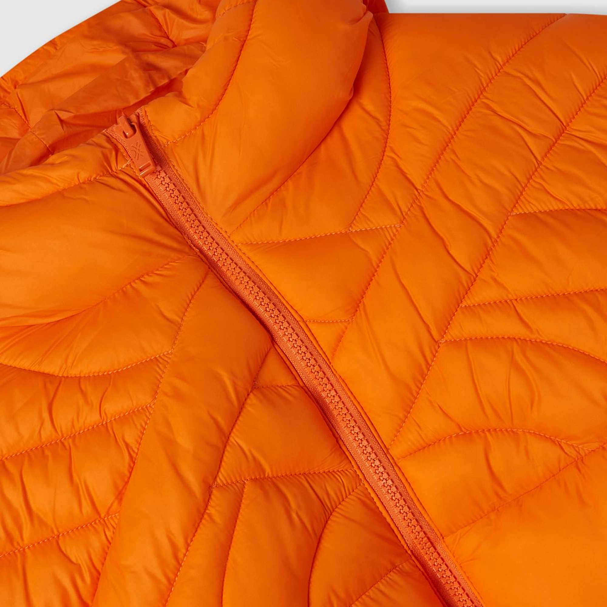 Erkek Çocuk Turuncu Benetton Logo İşlemeli Mont