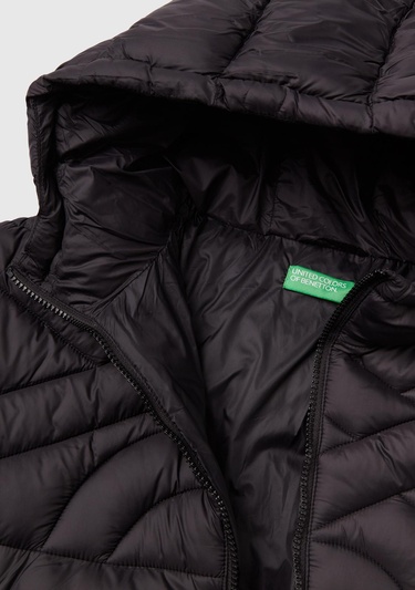  Erkek Çocuk Siyah Benetton Logo İşlemeli Mont