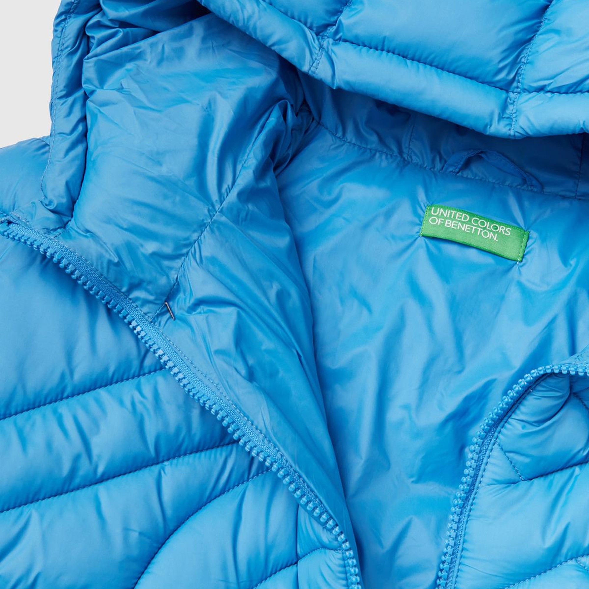 Erkek Çocuk Mavi Benetton Logo İşlemeli Mont