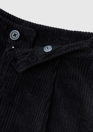  Kız Çocuk Siyah BE İşlemeli Kadife Mini Şort