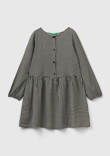  Kız Çocuk Siyah Düğmeli Tamamı Mikro Desenli Volanlı Elbise