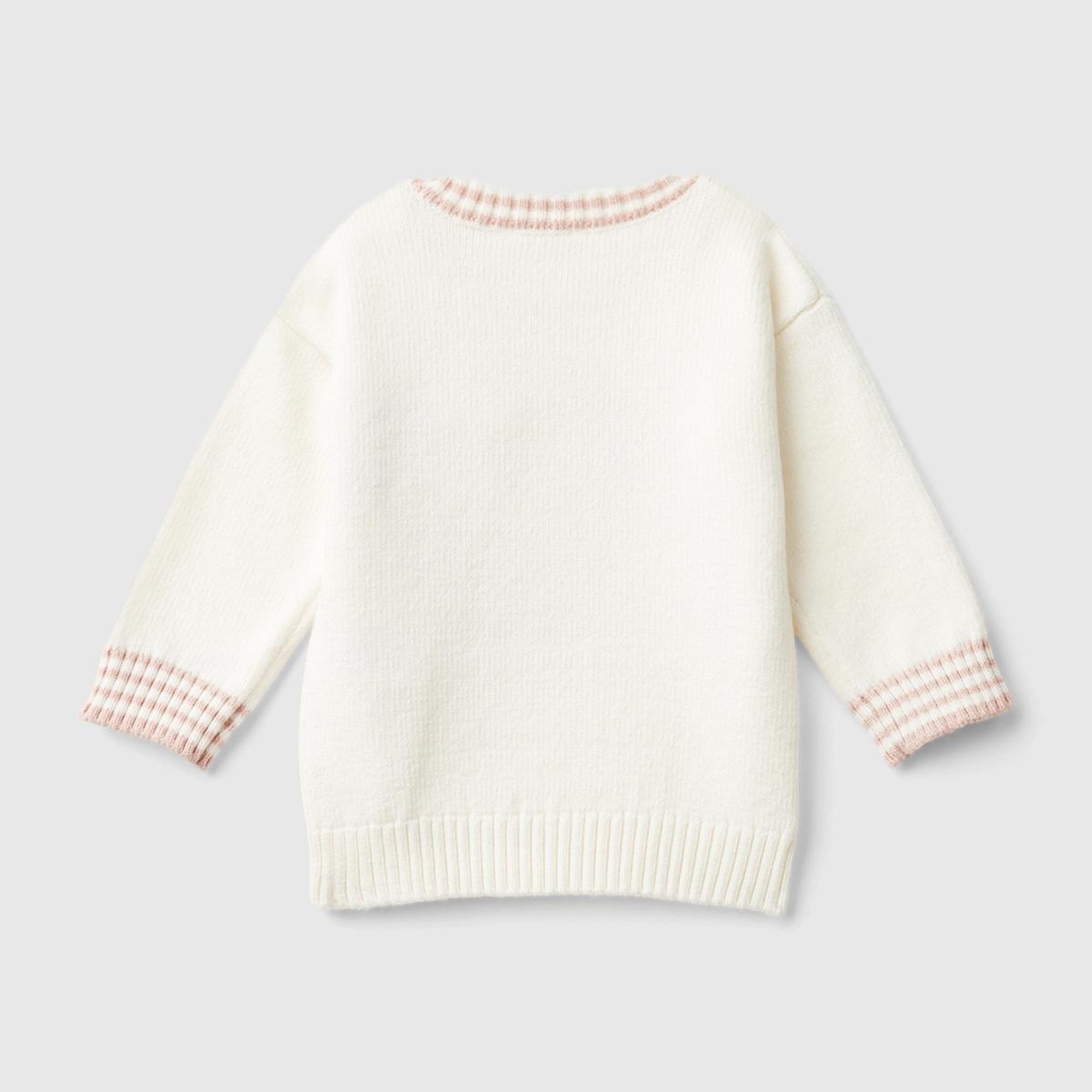 Bebek Beyaz Önü İşlemeli Omzu Düğmeli Bisiklet Yaka Kazak