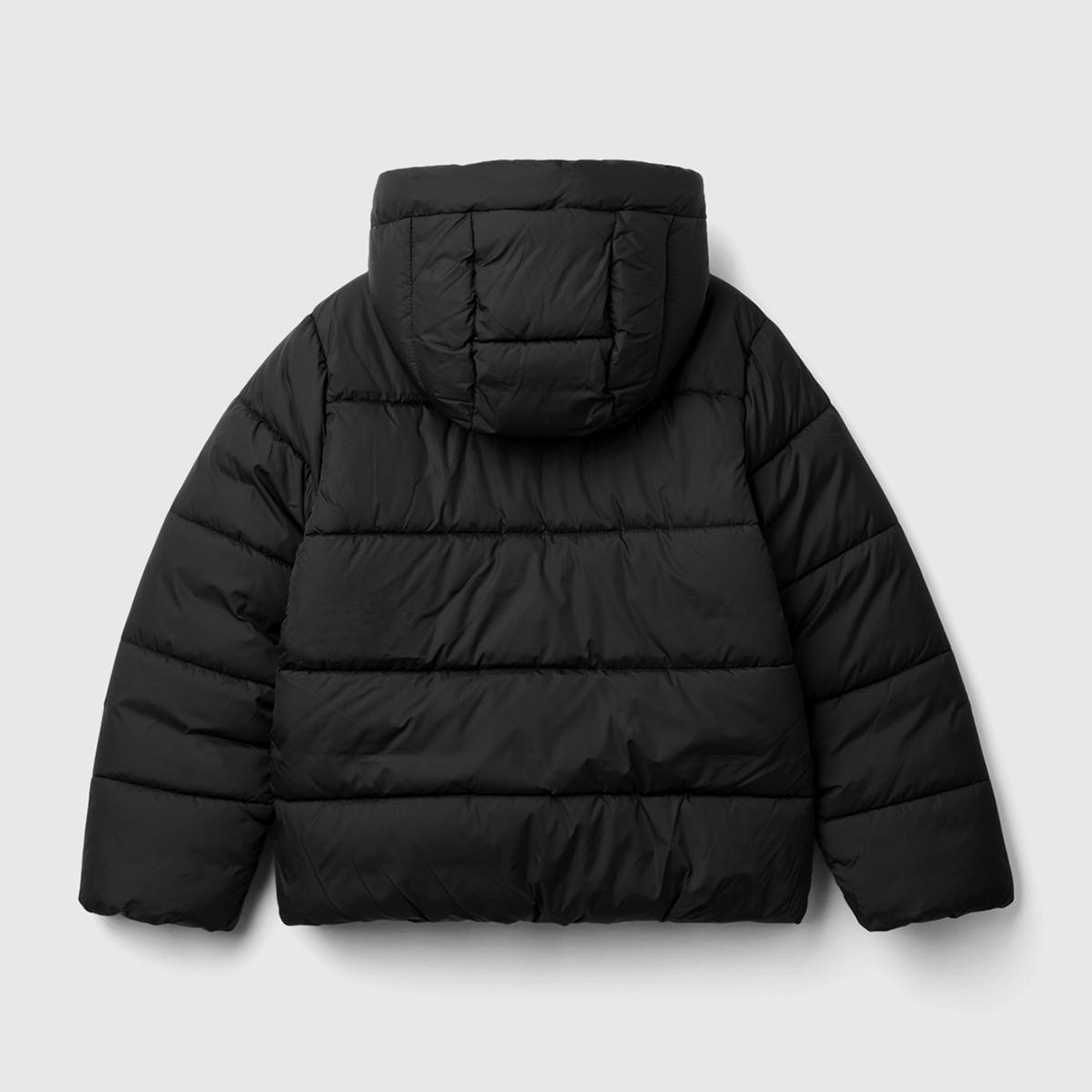 Kız Çocuk Siyah Sol Göğsü Logo İşlemeli Cepli Kapüşonlu Yüksek Yaka Mont