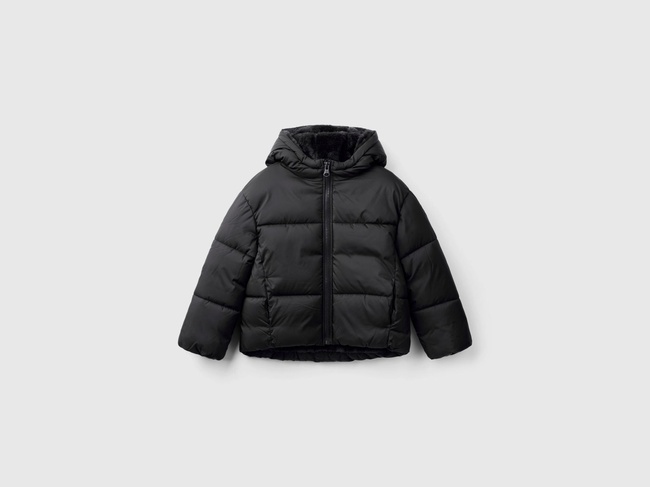  Kız Çocuk Siyah Kolu Logo İşlemeli Fermuarlı ve Kapüşonlu Kısa Pufa Mont