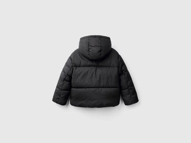  Kız Çocuk Siyah Kolu Logo İşlemeli Fermuarlı ve Kapüşonlu Kısa Pufa Mont