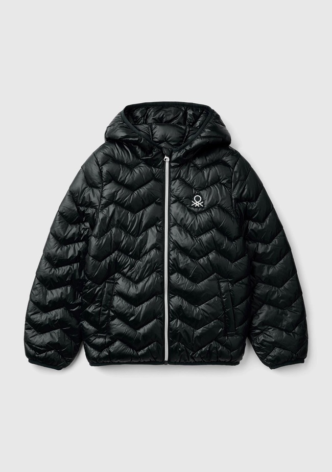  Kız Çocuk Siyah Logo İşlemeli Kapüşonlu İnce Pufa Mont
