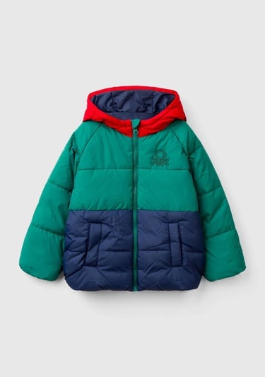  Erkek Çocuk Çam Yeşili Mix Sol Göğsü Logo Yamalı Önü Cepli Kapüşonlu Fermuarlı Mont