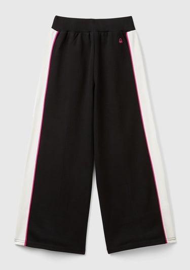  Kız Çocuk Siyah Arkası Logo İşlemeli Kontrast Şerit Detaylı Geniş Eşofman Altı