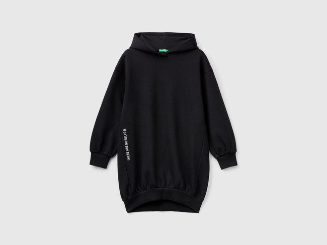  Kız Çocuk Siyah Yanı Nakış Detaylı Düşük Omuz Kapüşonlu Sweatshirt Elbise