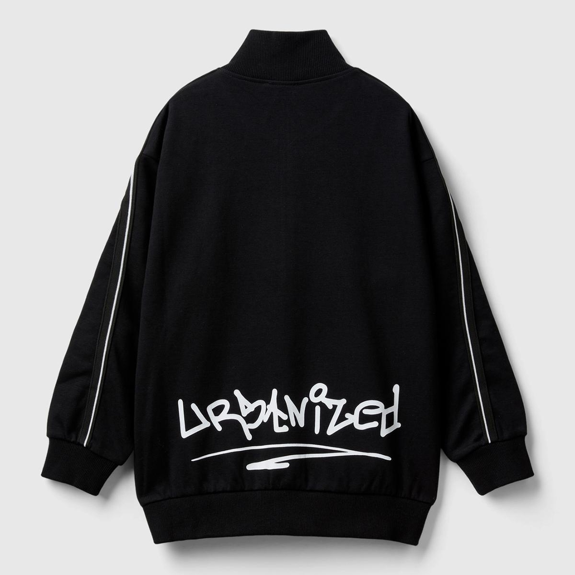 Erkek Çocuk Siyah Önü Arkası Baskılı Kolları Şerit Detaylı Fermuarlı Sweatshirt