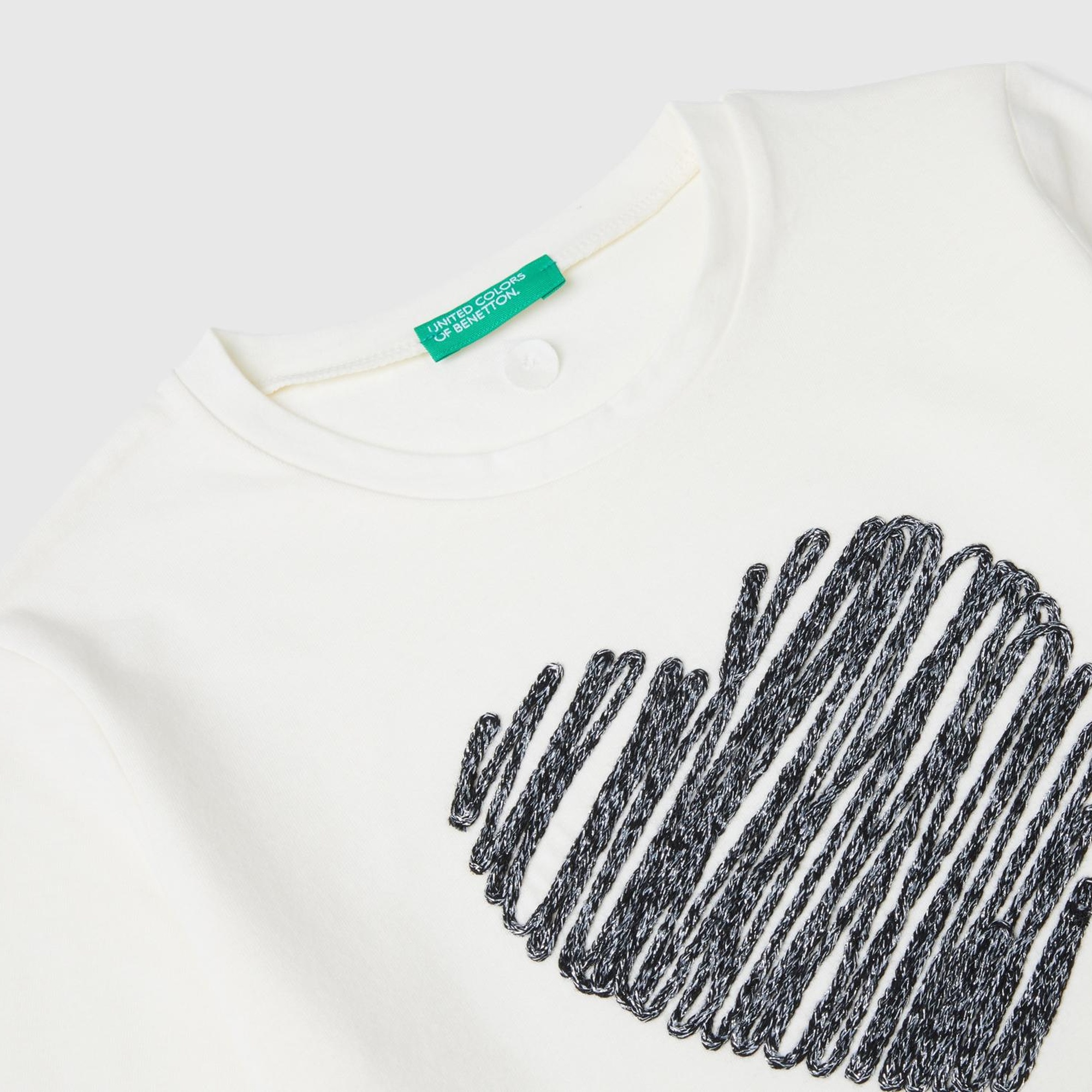 Kız Çocuk Ekru Arkası Logo Detaylı Önü Grafik İşlemeli Uzun Kollu T-Shirt