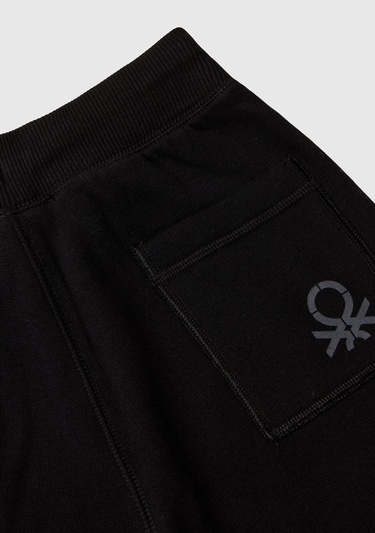  Erkek Çocuk Siyah Sağ Arka Cebi Logolu Beli Lastikli Büzgü İpli Eşofman Altı