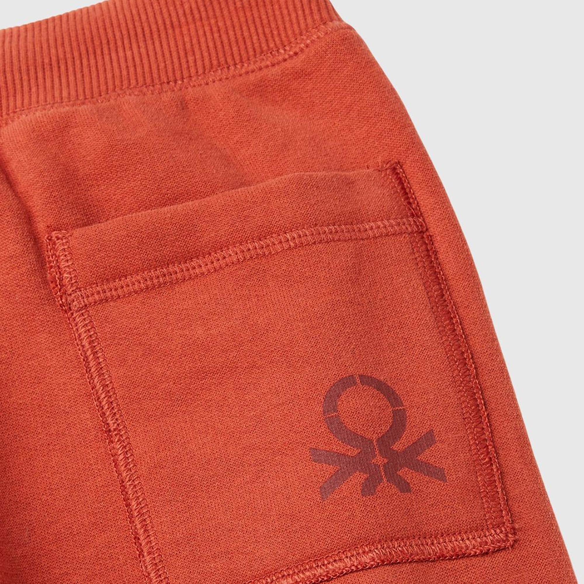 Erkek Çocuk Tarçın Sağ Arka Cebi Logolu Beli Lastikli Büzgü İpli Eşofman Altı