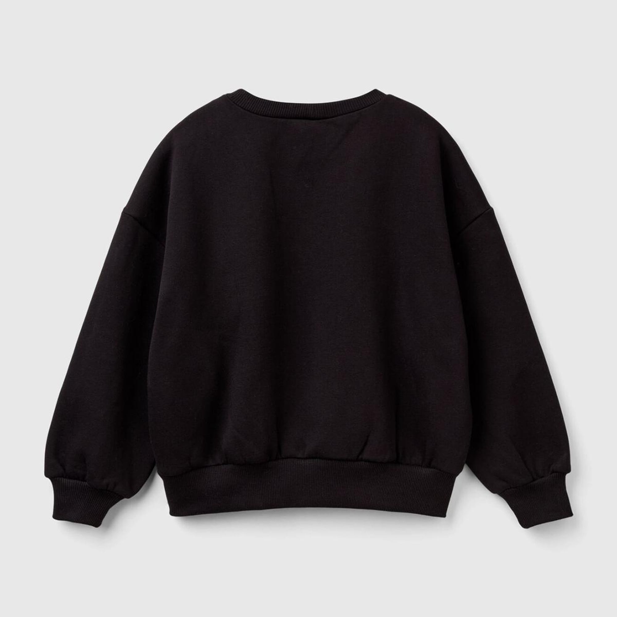 Kız Çocuk Siyah Etek Ucu Logo Etiketli Önü Baskılı Düşük Omuz Sweatshirt